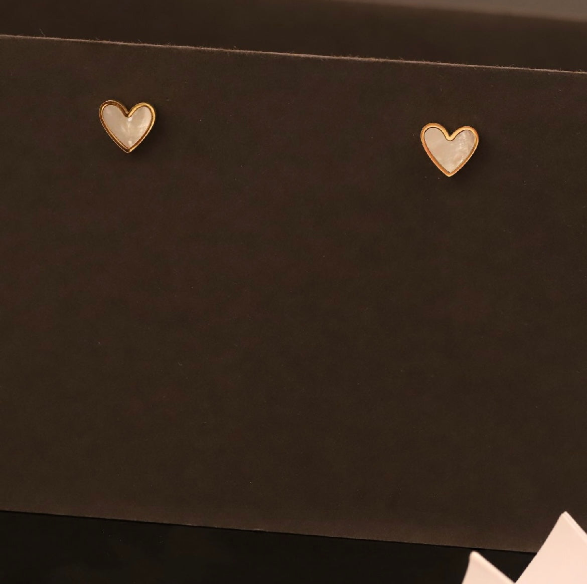 Heart studs earring