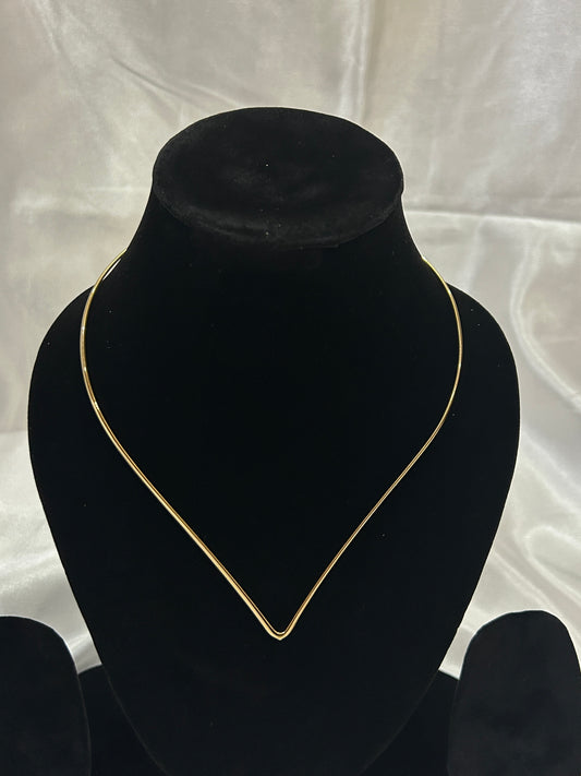 Golden V-Choker Necklace – Minimalist Elegance