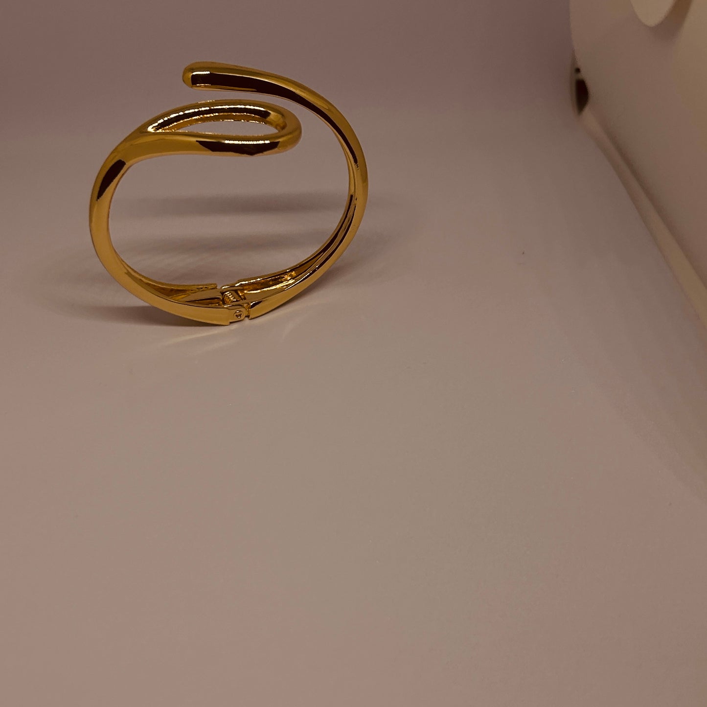 Golden Infinity Loop Cuff Bracelet – Timeless Elegance