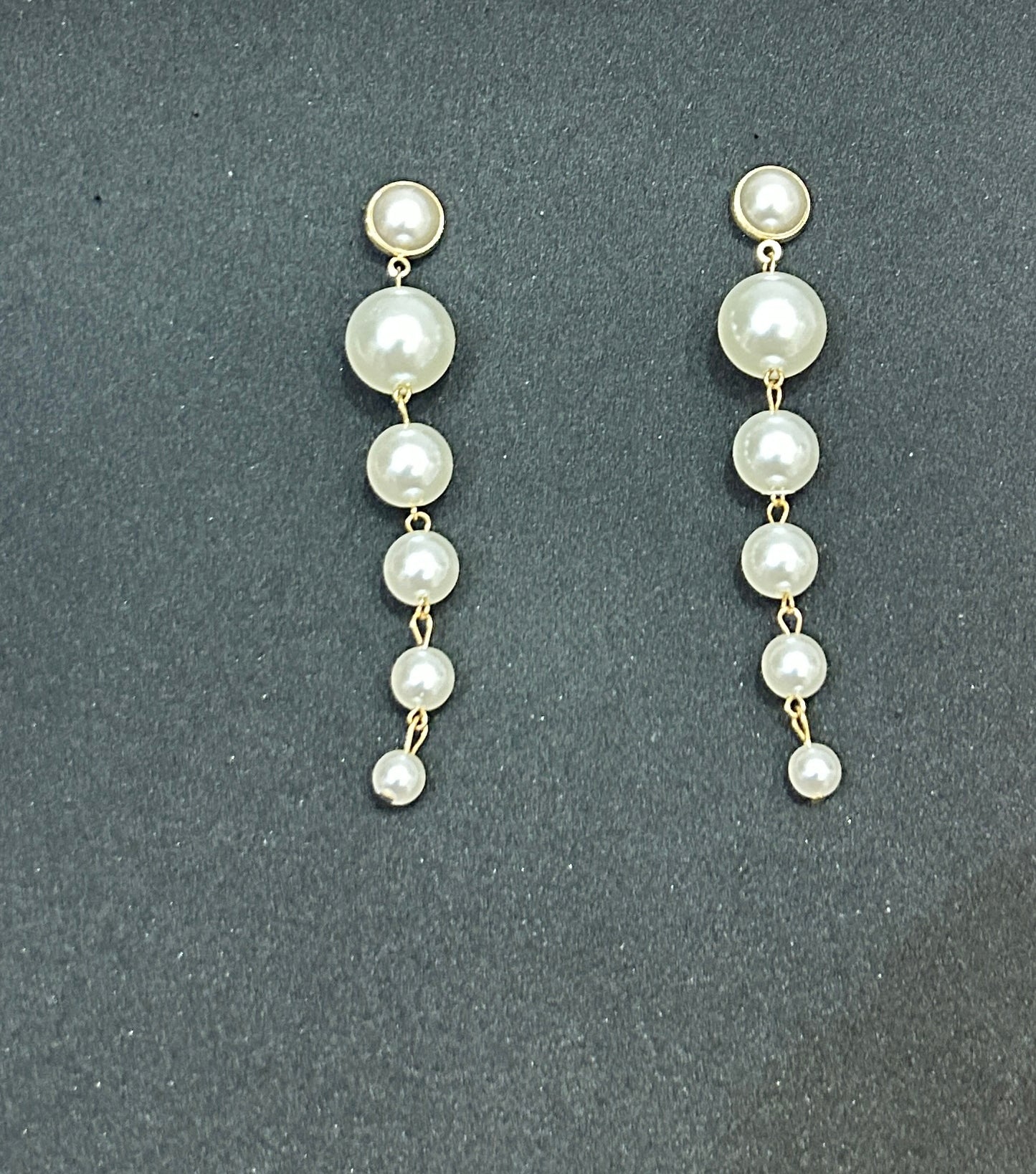 Elegant Pearl Cascade Earrings