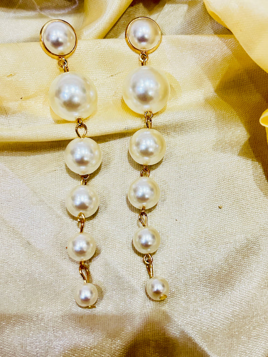 Elegant Pearl Cascade Earrings