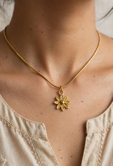 Gold Plated Vintage Floral Sunburst Pendant Necklace